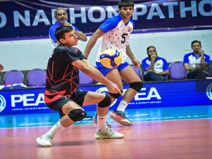 एशियन वॉलीबॉल चैम्पियनशिप में खेलते हुए हिमाचल के बिलासपुर के शब्द गौतम