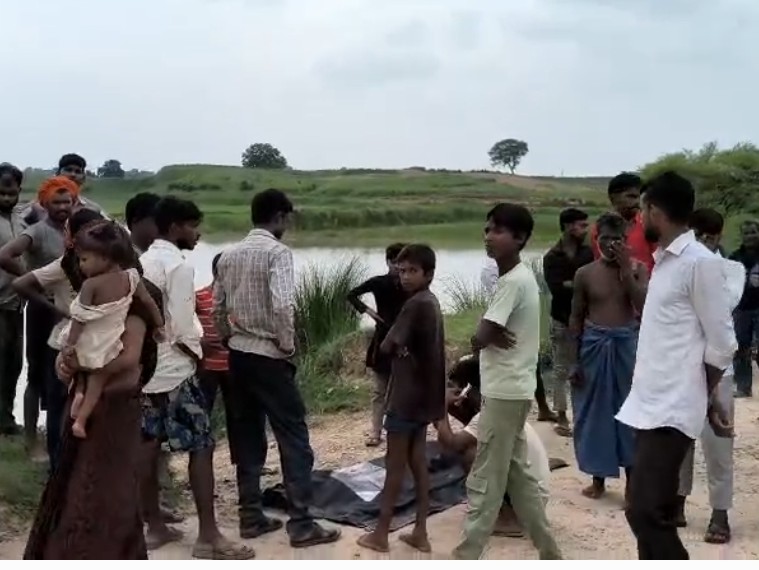 A teenager who went to take a bath in the river died by drowning