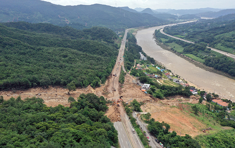Landslides and floods caused heavy damage to roads, houses and fields. 388 roads were drowned in floods and 133 landslides were reported.
