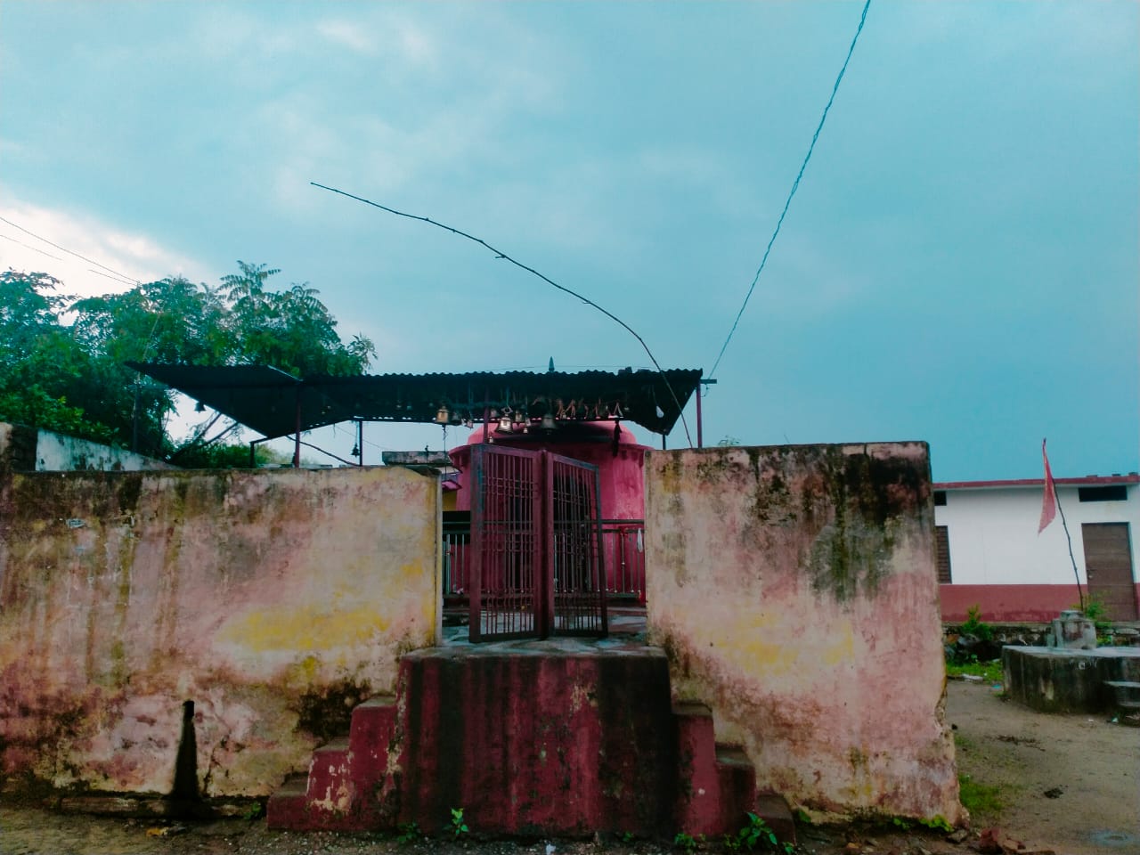 बड़ैरा गांव में माता के इसी मंदिर पर कथा हुई थी।