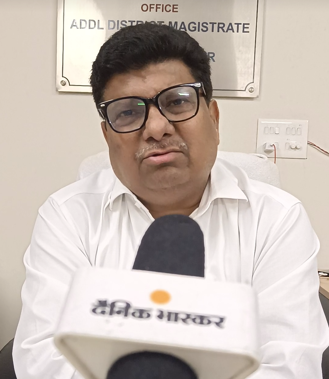 अपर कलेक्टर सीबी प्रसाद।