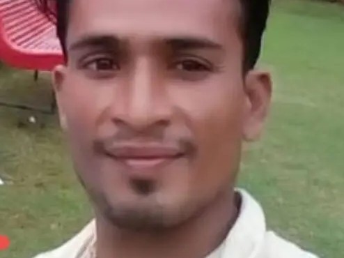 जफर खान पानी के तेज बहाव में बह गया।