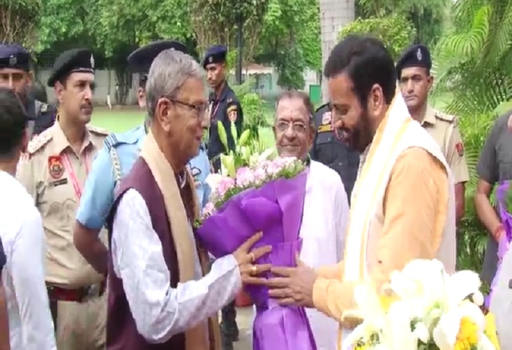 Chief Minister Naib Saini welcoming the new Governor Aseem Ghosh on reaching Chandigarh Raj Bhavan.