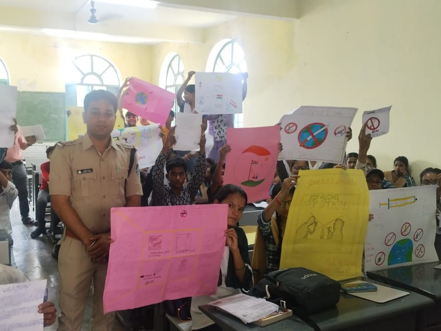 Violence Rangoli Students gave the message against drug abuse through painting and ...