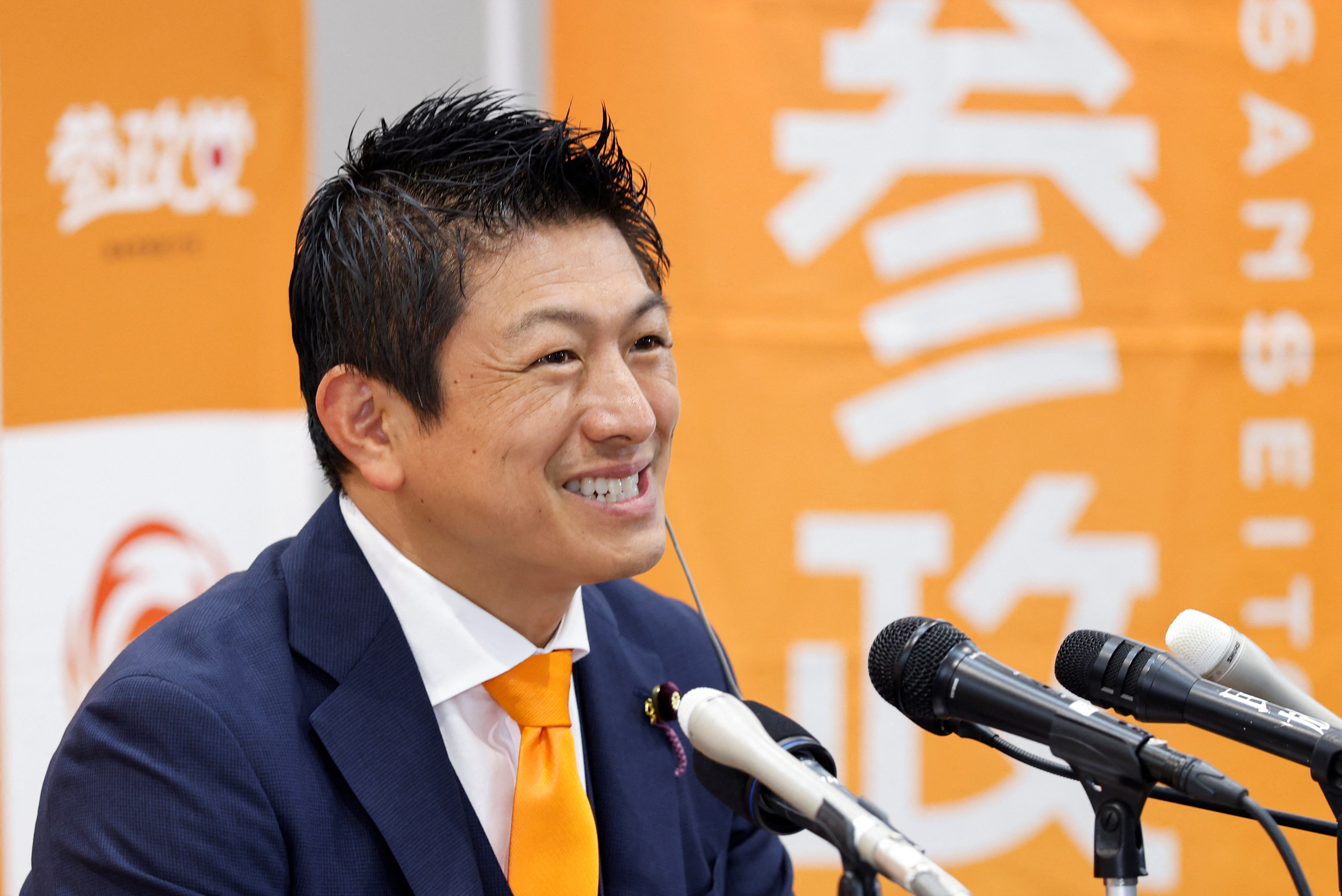 Sainseto Party leader Sohei Kamia expressed happiness at the party headquarters on Sunday after the result.