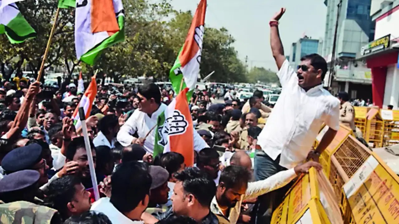 रायगढ़ में कांग्रेस की नाकेबंदी से लोगों को परेशानी हो सकती है। कोतरा रोड ओवरब्रिज के पास से न गुजरें।