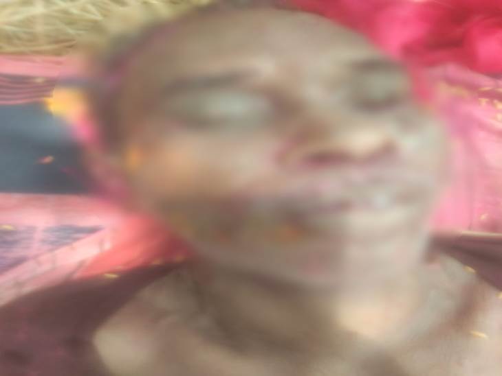 16 जुलाई बुधवार की रात 12 बजे सोते हुए ससुर को करंट देकर मार डाला।