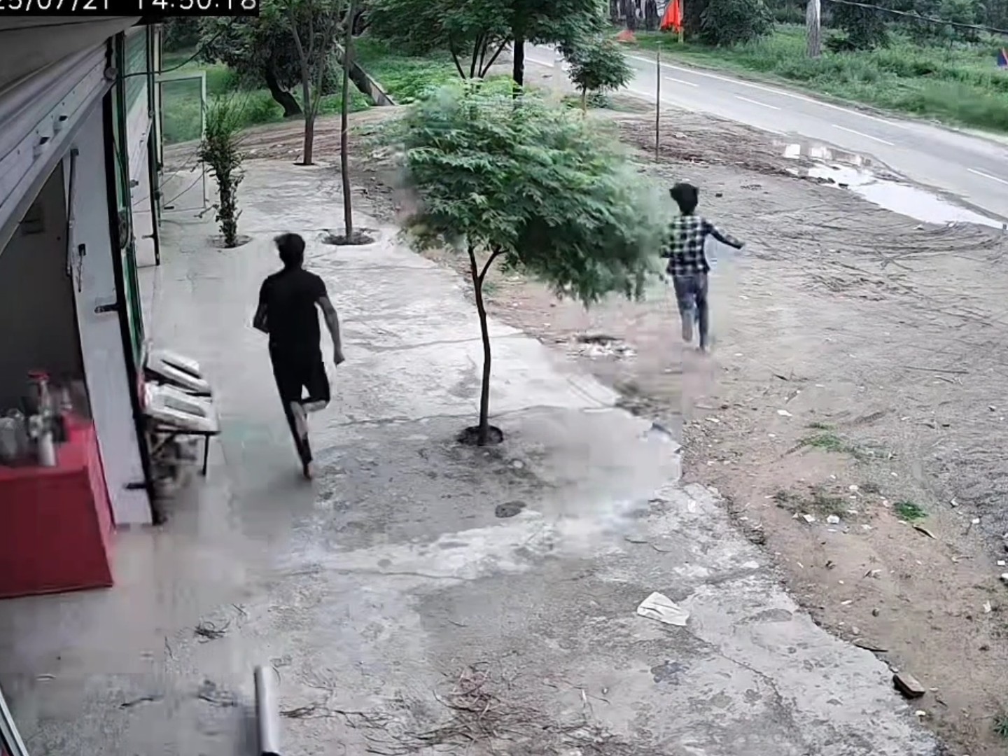 मारपीट का वीडियो सामने आया है।