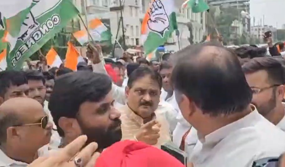 सुशील आनंद शुक्ला और गिरीश दुबे के बीच हुई विवाद।