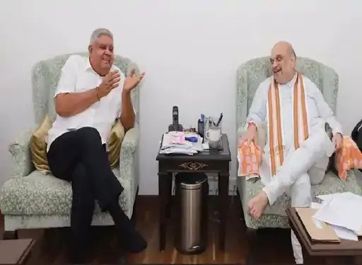 अमित शाह के साथ धनखड़। जब अमित शाह BJP के राष्ट्रीय अध्यक्ष बने तो उन्होंने धनखड़ को लीगल सेल का संयोजक भी बनाया।