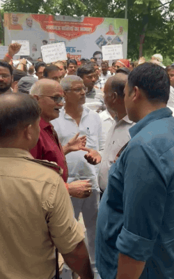 ऊर्जा मंत्री एके शर्मा ने बिजली कर्मियों से मिलने से इनकार कर दिया।