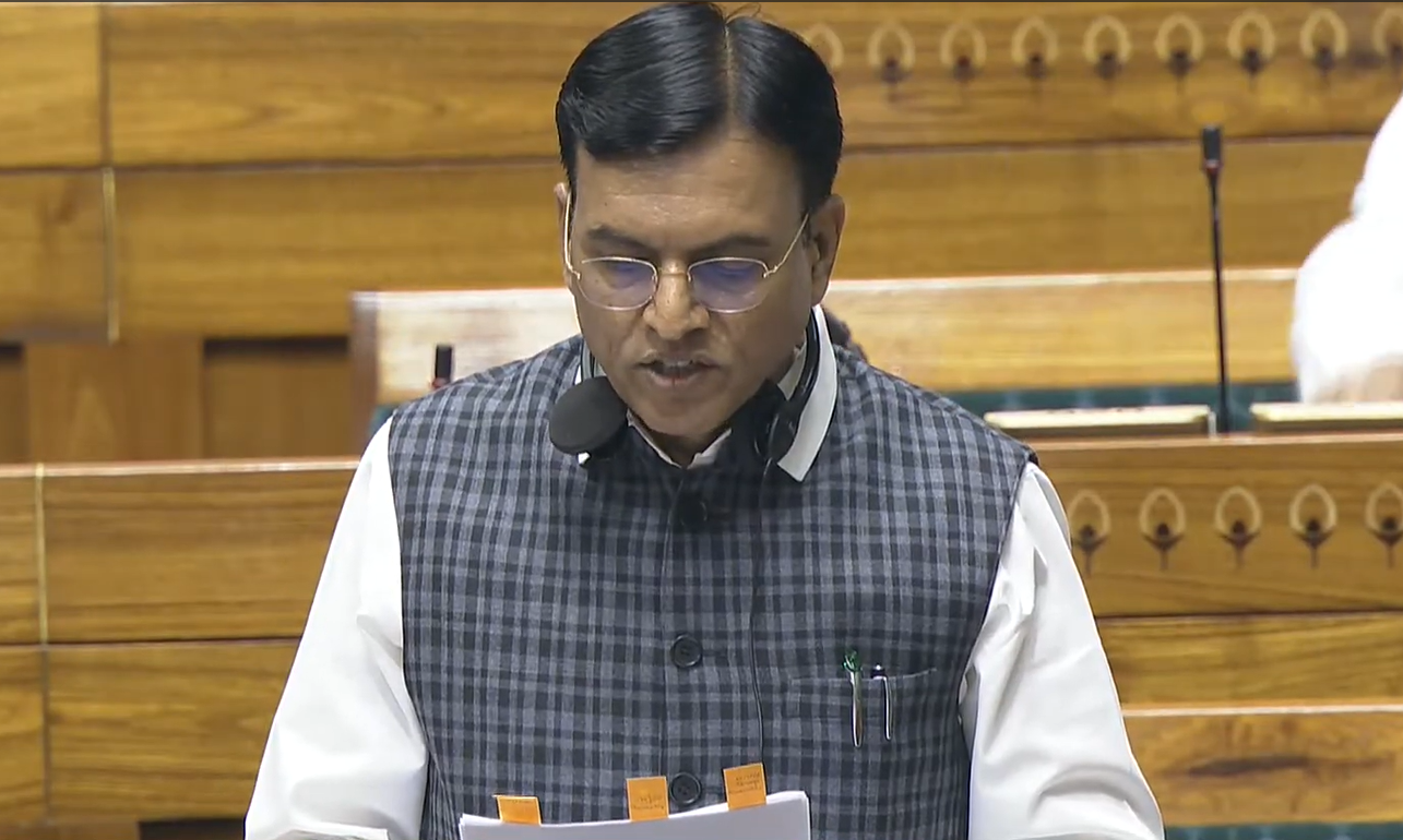 संघ के युवा कार्यक्रम और खेल मंत्री मानसुख मंडविया ने राष्ट्रीय खेल शासन बिल, 2025 की शुरुआत की।