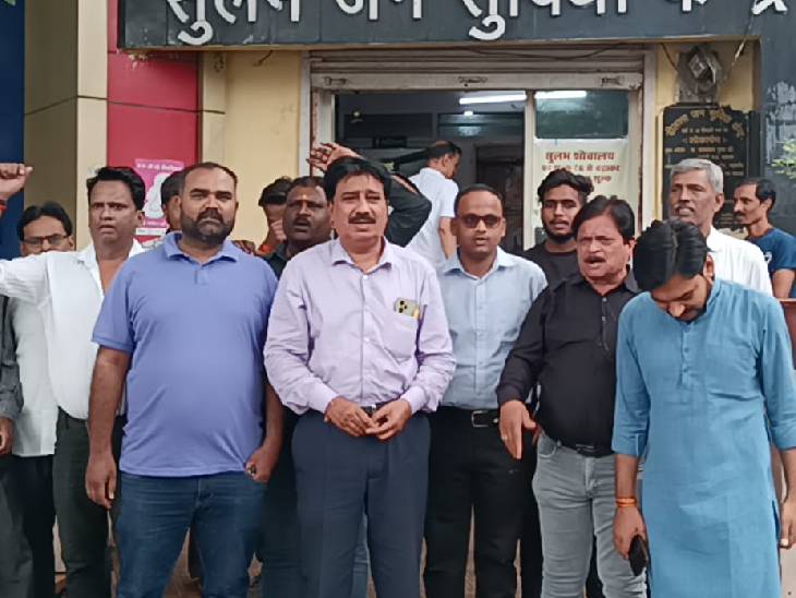 सुलभ शौचालय का शुल्क बढ़ाने समेत कई विषयों पर विपक्ष सत्ता पक्ष को घेरने की रणनीति बना रहा है।