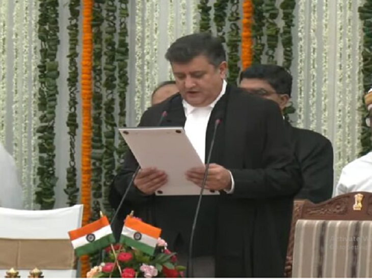 न्यायमूर्ति तारलोक चौहान झारखंड उच्च न्यायालय के 17 वें मुख्य न्यायाधीश बन गए हैं।