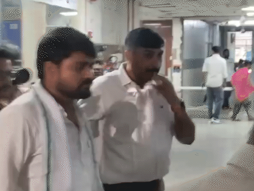 AAP के डेडियापाडा से विधायक चैतर वसावा
