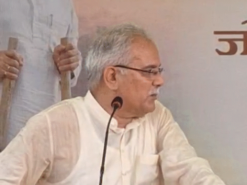 भूपेश बघेल ने कहा कि, जिस दिन अडाणी के खिलाफ बोला उस दिन ही कार्रवाई हुई।