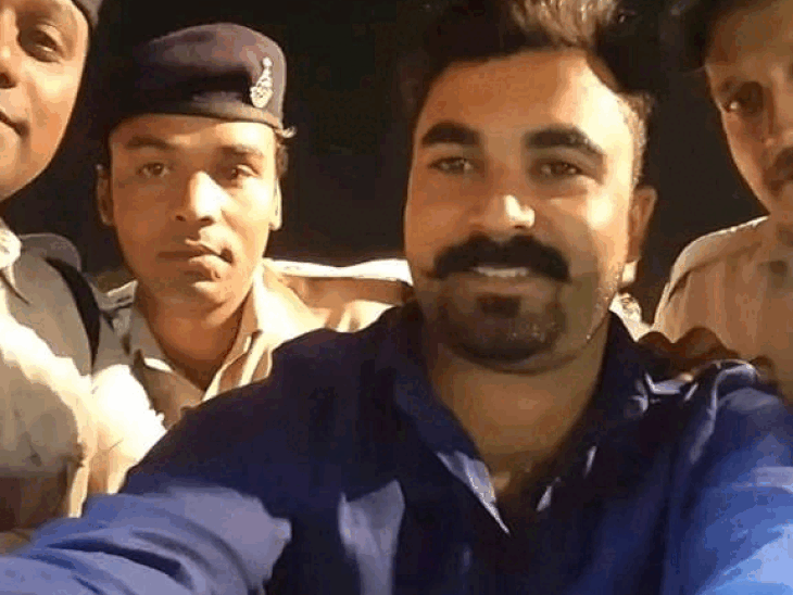एनएचआरसी सदस्य ने यह फोटो ट्वीट कर कहा कि आरोपियों के चाचा से पुलिस के संबंध हैं।