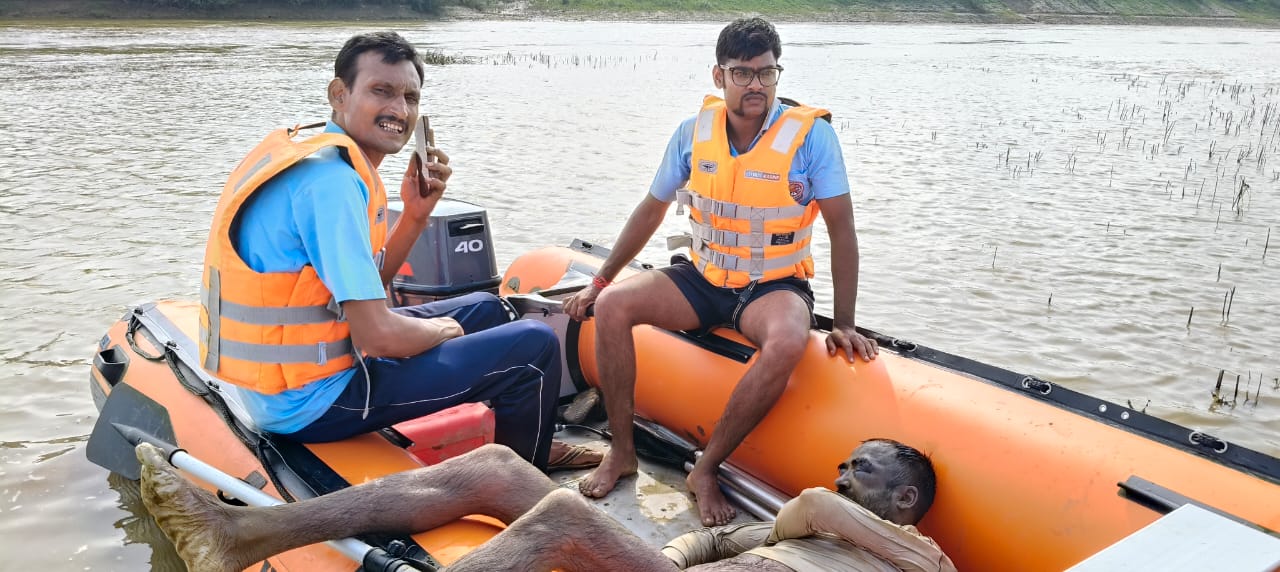 A young man drowned while taking out a buffalo from the river