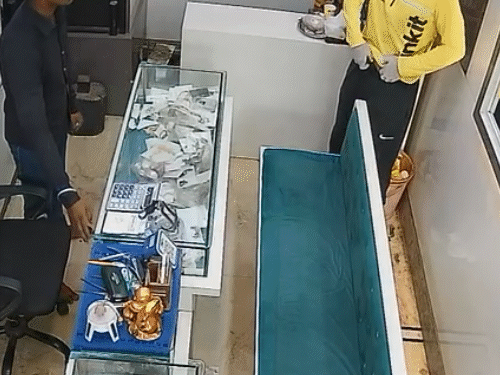 The crooks kept threatening the employee repeatedly by showing the pistol.