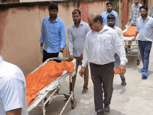हादसे में जिन बच्चों की जान गई है उनकी डेडबॉडी परिवारों को सौंप दी गई है।