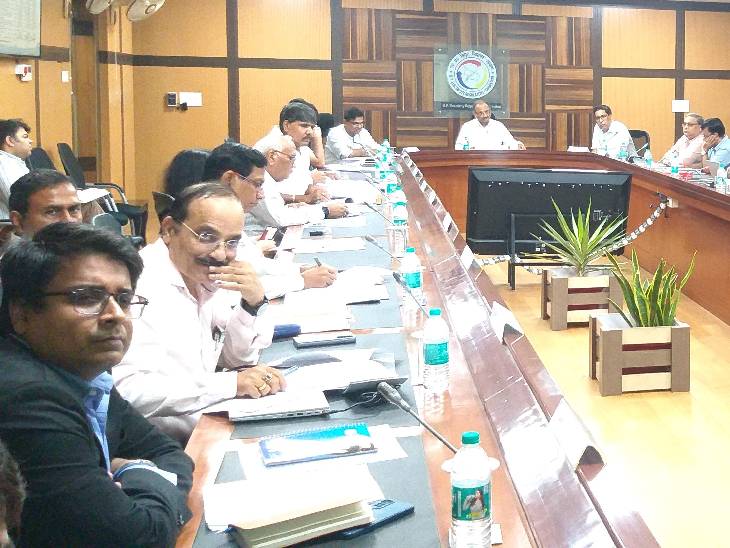राज्य सलाहकार समित की बैठक में निजीकरण का भी मुद्दा उठा।