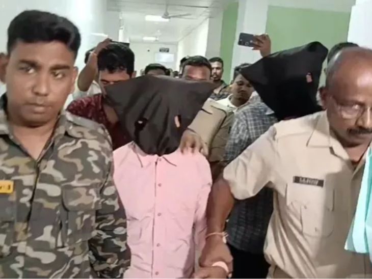 Police said that apart from two real brothers, there is another suspected accused, who is being searched. - Dainik Bhaskar