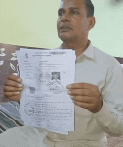 जीशान के पिता का कहना है कि अगर वह गलत है तो मैं उसके साथ नहीं हूं। उस पर कार्रवाई होनी चाहिए।
