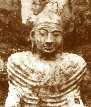 This Buddha statue was buried under the ground for 800 years on the island of Thoddu in Maldives. It was discovered in 1959. Source- Maldives Royal Family