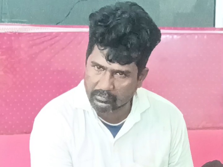 पुलिस ने आरोपी को गिरफ्तार कर लिया है, जिसकी पहचान राजेश बंजारे के रूप में हुई है।