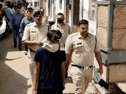 आरोपी दीपक ने मां की हत्या करना कबूल किया था। उसके बाद पुलिस ने उसे गिरफ्तार किया।