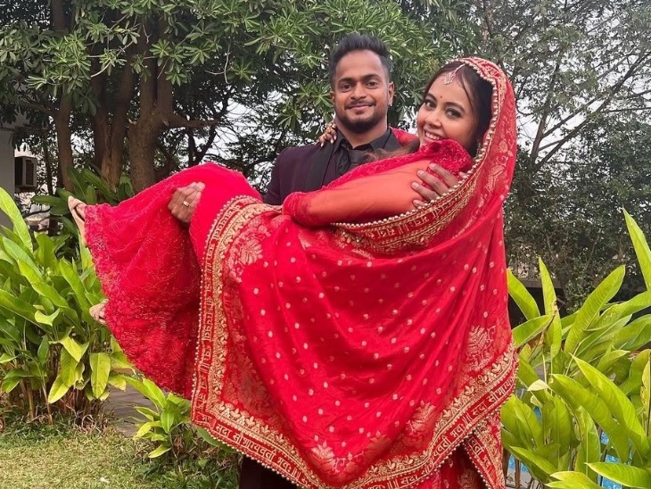 देवोलीना भट्टाचार्जी ने बिग बॉस और दिल दियां गल्लां जैसे टीवी शो में भी काम किया है।