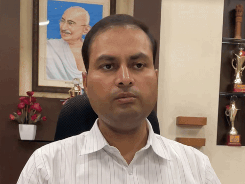 जिला कलेक्टर लोक बंधु की ओर से आज सभी सरकारी और प्राइवेट स्कूलों के साथ ही आंगनबाड़ियों में अवकाश जारी कर दिया है।