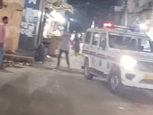ठगों का नेटवर्क इतना तेज है कि पुलिस के आते ही कुछ ही पलों में गायब हो जाते हैं।