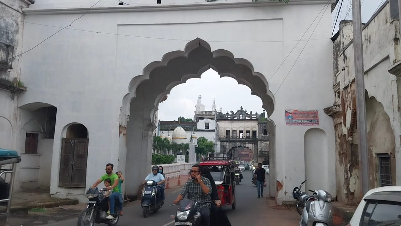 फतेहगढ़ इलाके में स्थित बुलंद दरवाजा।