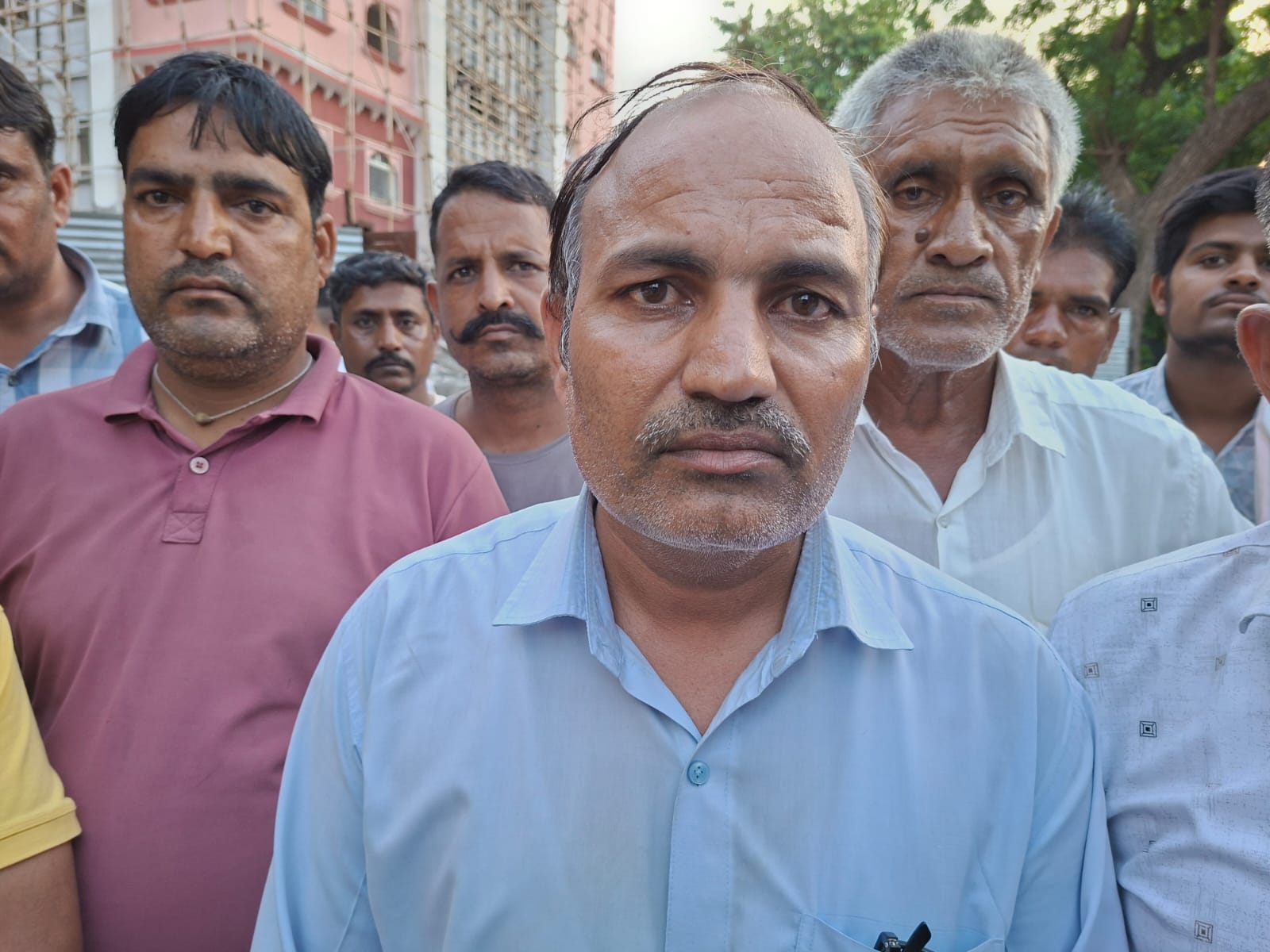 संजू के पिता राजेंद्र।