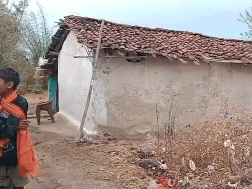 बच्ची को घर से उठा ले गए थे।