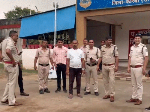 पत्नी की हत्या के आरोपी पति अभिनेक लदेर को पुलिस ने गिरफ्तार कर लिया है।
