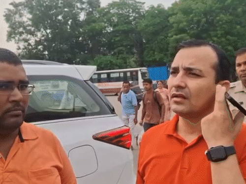 रोहतक में HSSC चेयरमैन हिम्मत सिंह ने डायल-112 पर फोन कर रियलिटी चेक की।