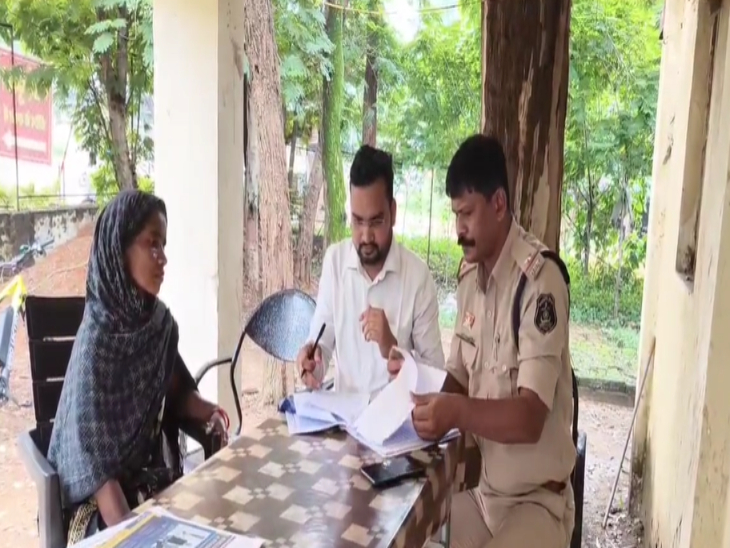 युवती के परिजनों ने शव लेने से इनकार कर दिया था और पति पर हत्या का शक जताया था।