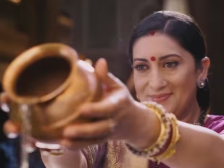 अक्टूबर 2001 में स्मृति के बेटे जोहर का जन्म हुआ था।