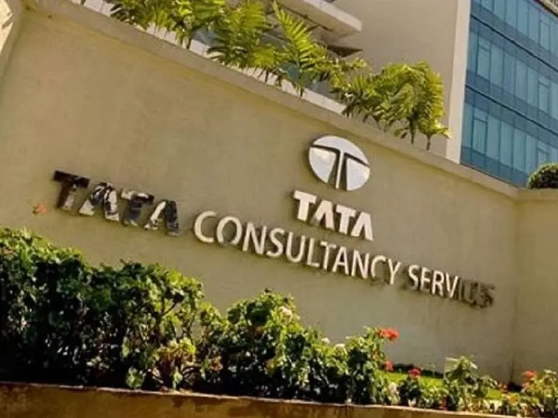 अप्रैल-जून 2025 तिमाही में TCS के कर्मचारियों की टोटल संख्या 6,13,069 थी। इस तिमाही में कंपनी से 6,071 नए कर्मचारी जुड़े हैं। - Dainik Bhaskar