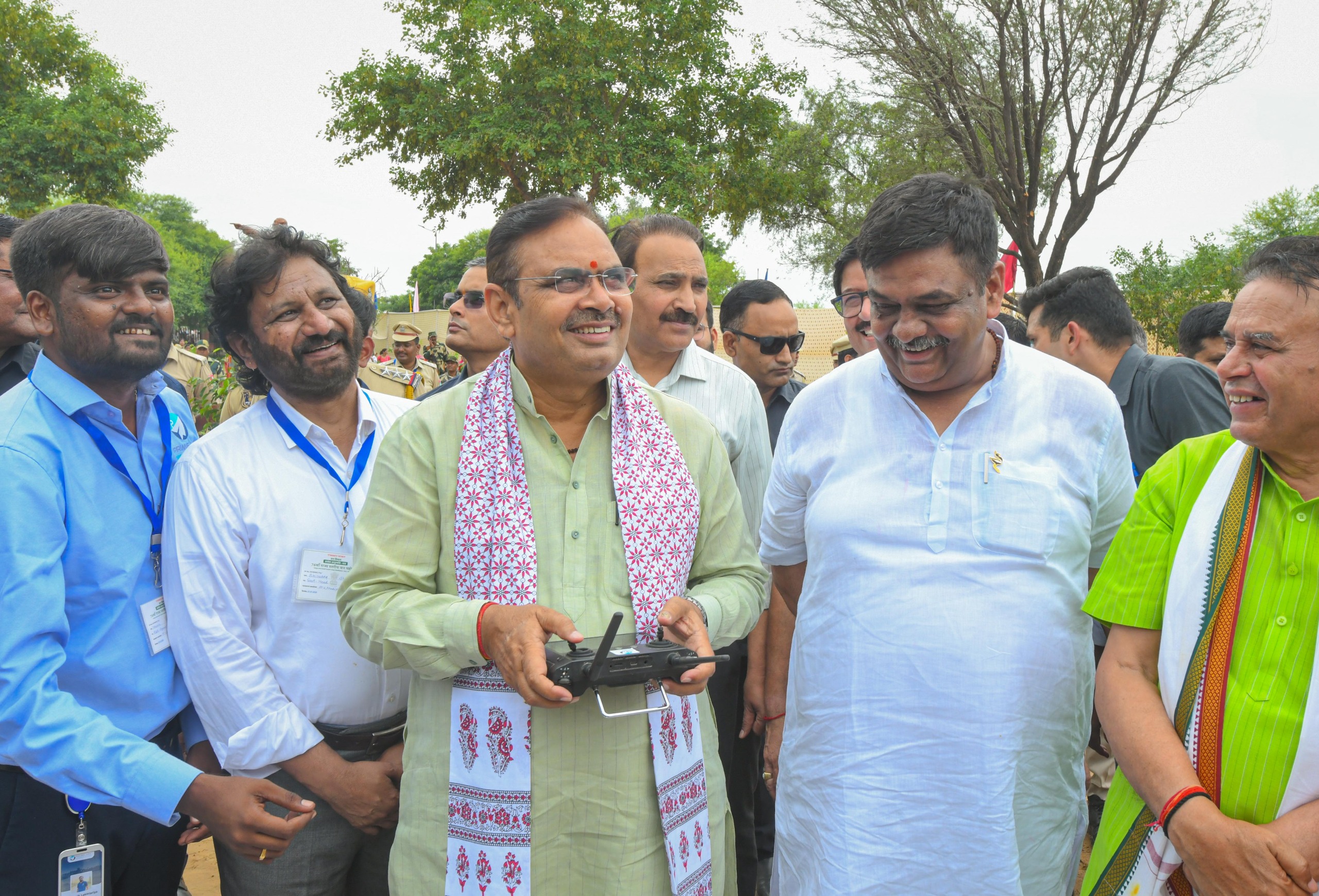 कार्यक्रम में सीएम ने ड्रोन से बीजारोपण भी किया। इस मौके पर बन मंत्री संजय शर्मा और मंत्री जोगाराम पटेल भी मौजूद रहे।
