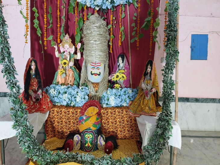 बैजनाथ महादेव मंदिर में सजाई गई बाबा भूतनाथ की झांकी