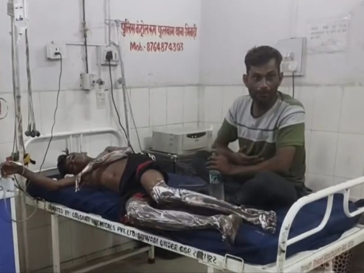 विकास का अस्पताल में इलाज चल रहा है।