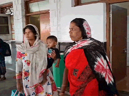 दुर्ग रेलवे स्टेशन से बरामद कमलेश्वरी की मां बुधिया प्रधान ने कहा- बेटी को हमने खुद भेजा था।