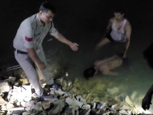 A young man who went to take bath in a mine died by drowning | खदान में ...