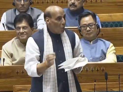 ऑपरेशन सिंदूरवरील चर्चेचे मोमेंट्स: लल्लन सिंह यांनी दहशतवाद्यांना शहीद म्हटले; युद्धबंदीवर राहुल यांनी राजनाथ यांना विचारले- तुम्ही हल्ले का थांबवले? ऑपरेशन सिंदूरवरील चर्चेचे मोमेंट्स: लल्लन सिंह यांनी दहशतवाद्यांना शहीद म्हटले; युद्धबंदीवर राहुल यांनी राजनाथ यांना विचारले- तुम्ही हल्ले का थांबवले?
