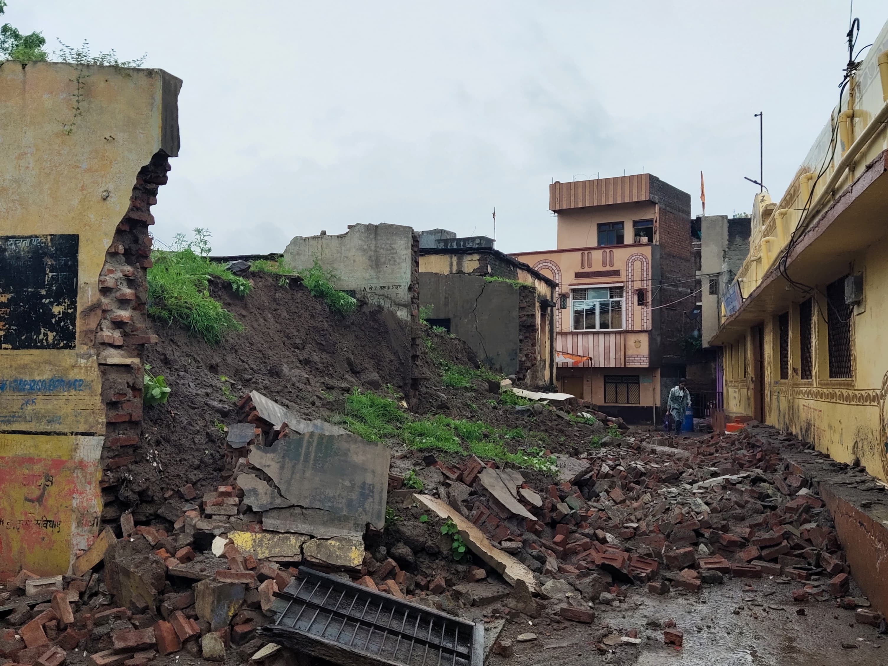 Garoth Bolia school wall collapsed due to rain in Garoth