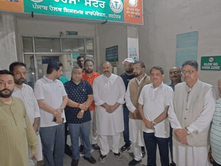 देर रात सिविल अस्पताल पहुंचे BJP के नेता।