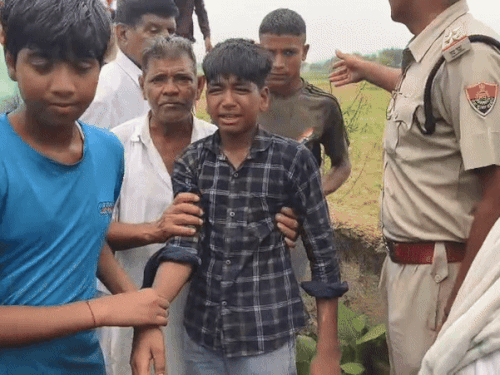 The 13 -year -old son of the martyr, Ansh, lit the father. During this, he cried a lot.